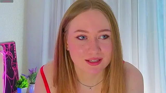 Snapshot of LillianGonzalez chatting on April 4, 2026, 7:28 am LillianGonzalez online show from April 4, 2026, 7:28 am