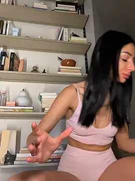 VickyM99 online show from March 4, 2026, 8:20 am