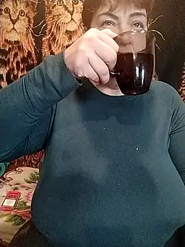 MyHoneyKira online show from November 15, 2025, 9:39 am