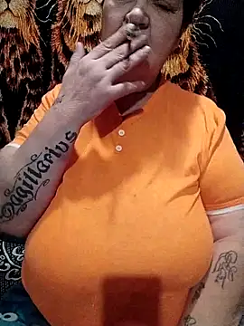 MyHoneyKira online show from December 3, 2025, 3:14 am