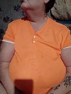 MyHoneyKira online show from December 15, 2025, 4:00 pm