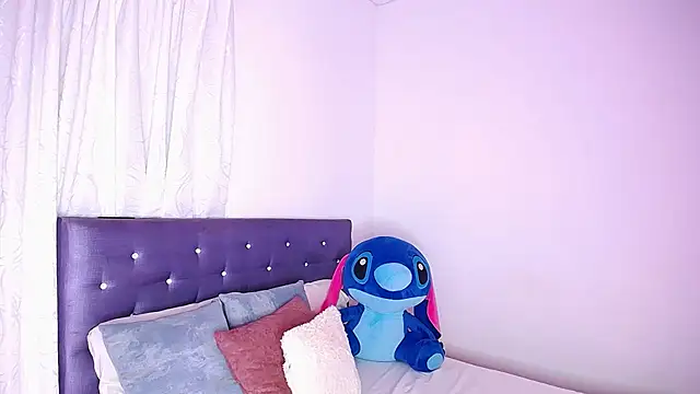 Snapshot of BryanaSmiths chatting on November 17, 2025, 9:53 pm BryanaSmiths online show from November 17, 2025, 9:53 pm