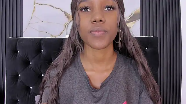 Mia Devereaux167 online show from May 2, 2026, 1:05 pm