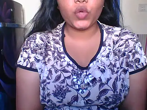 Snapshot of Mathi_cam chatting on January 13, 2026, 5:24 am Mathi cam online show from January 13, 2026, 5:24 am