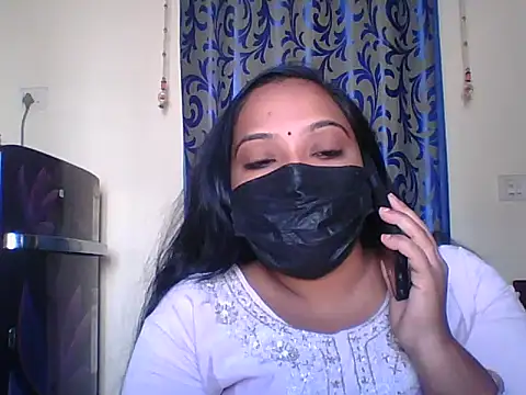 Snapshot of Mathi_cam chatting on February 6, 2026, 4:39 am Mathi cam online show from February 6, 2026, 4:39 am