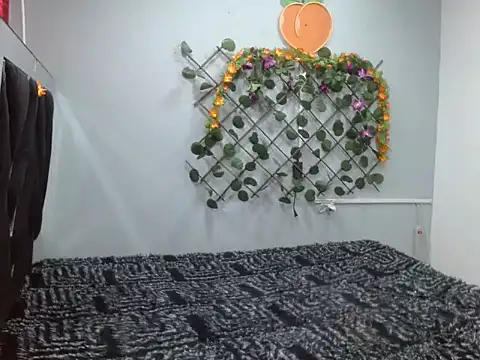 Snapshot of Andrea04_hot chatting on November 13, 2025, 8:52 pm Andrea04 hot online show from November 13, 2025, 8:52 pm