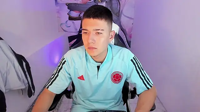 Aleck Boy online show from December 5, 2025, 7:21 pm