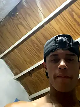 Snapshot of meliodas_23cm chatting on December 1, 2025, 3:00 am meliodas 23cm online show from December 1, 2025, 3:00 am