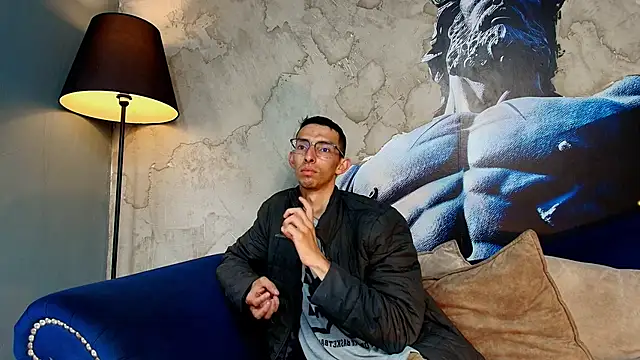 ZyroNight online show from December 15, 2025, 7:18 pm