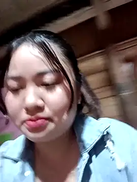 Bee-bgolden online show from November 30, 2025, 10:14 pm