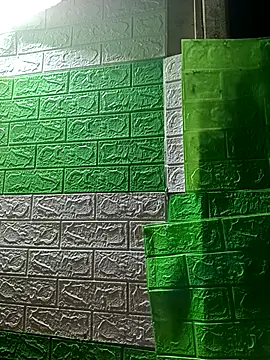 Bee-bgolden online show from December 1, 2025, 12:54 pm