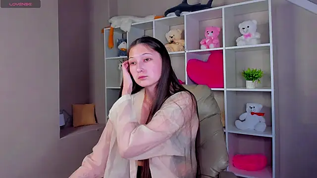 Ella Burns online show from November 12, 2025, 9:53 am