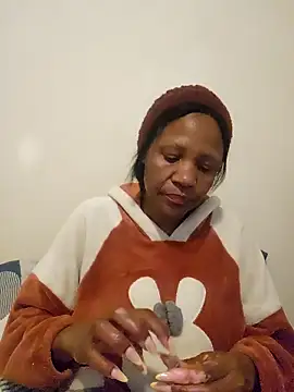Snapshot of Mommy_Sienna chatting on May 7, 2026, 8:36 pm Mommy Sienna online show from May 7, 2026, 8:36 pm