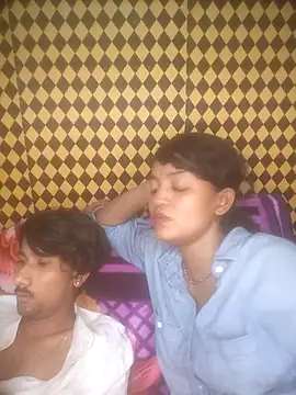 Freakingromance online show from April 8, 2026, 7:03 pm