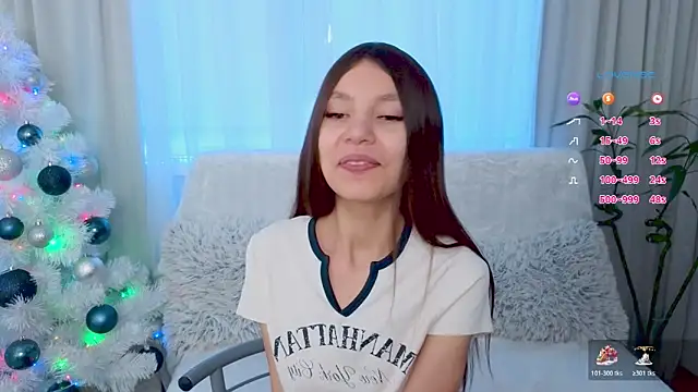 Little  Lunaa online show from January 11, 2026, 9:58 am