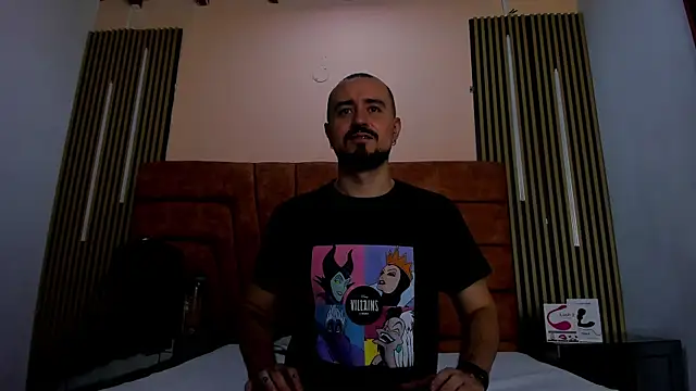 HARRY FLYNN online show from November 12, 2025, 12:16 pm