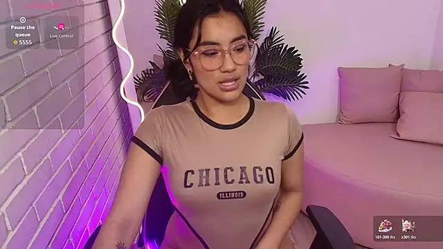 PEACHY TAY online show from December 18, 2025, 12:11 pm