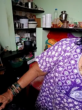 Snapshot of savithasree chatting on November 17, 2025, 6:30 am savithasree online show from November 17, 2025, 6:30 am