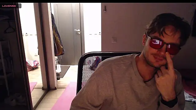 Snapshot of lucky_swimmer chatting on December 3, 2025, 5:55 pm lucky swimmer online show from December 3, 2025, 5:55 pm