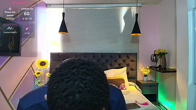 Kai santos  online show from November 11, 2025, 9:26 pm