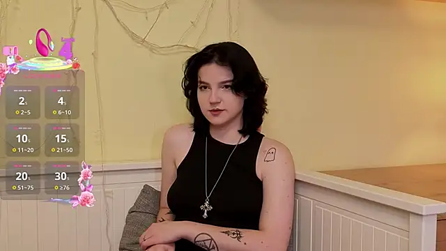 Snapshot of LatinaHuguenin chatting on November 27, 2025, 7:10 am LatinaHuguenin online show from November 27, 2025, 7:10 am