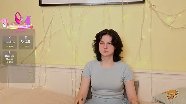 Snapshot of LatinaHuguenin chatting on November 29, 2025, 7:22 am LatinaHuguenin online show from November 29, 2025, 7:22 am