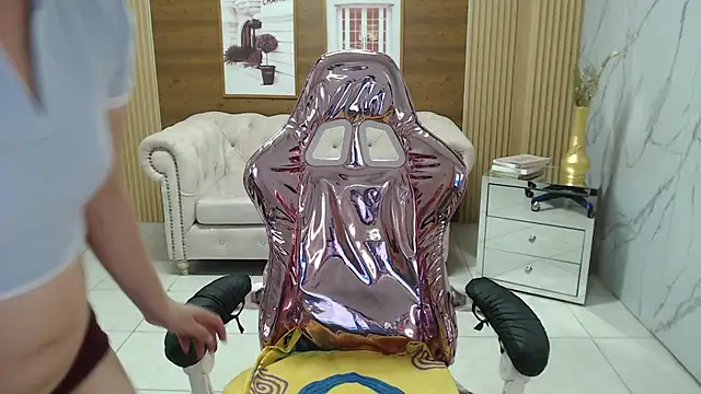 emma jones s online show from November 12, 2025, 8:08 pm