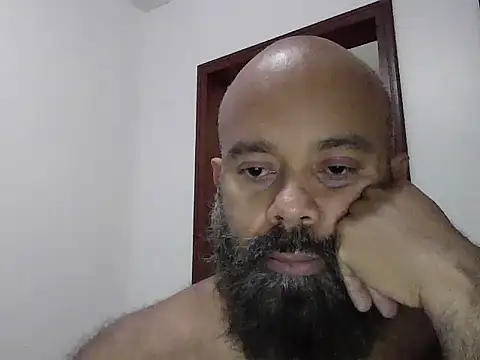 naughtybearbr online show from November 11, 2025, 5:29 am