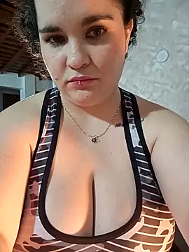 Snapshot of Reichel05_ chatting on February 19, 2026, 7:04 am Reichel05 online show from February 19, 2026, 7:04 am