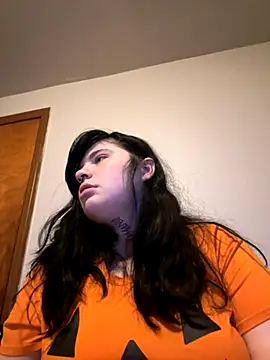 juicygoth202 online show from November 10, 2025, 6:56 am