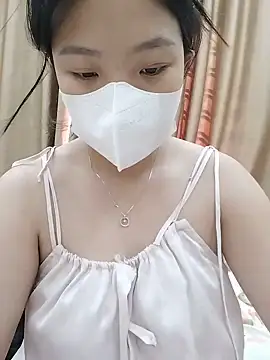linh-xinh18 online show from July 26, 2026, 10:00 am