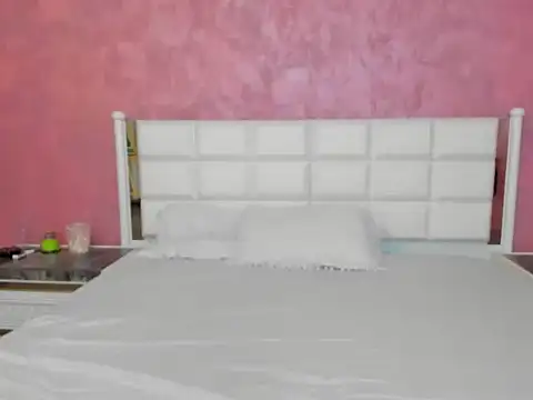 PinkySonia online show from November 10, 2025, 4:44 am