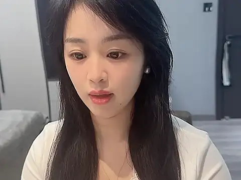 Snapshot of Lucky--Lucy chatting on November 17, 2025, 3:34 am Lucky--Lucy online show from November 17, 2025, 3:34 am