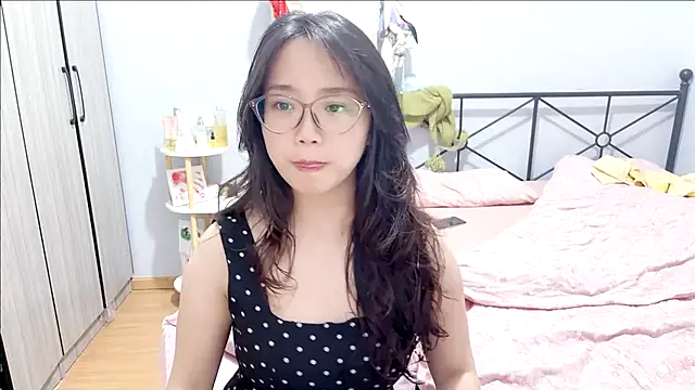 Snapshot of Hmm_0303 chatting on May 7, 2026, 4:45 pm Hmm 0303 online show from May 7, 2026, 4:45 pm