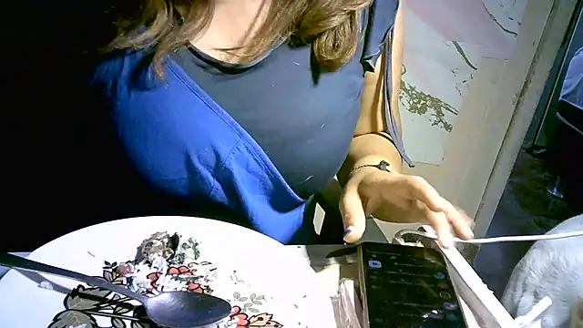 Snapshot of Zulreyna chatting on May 20, 2026, 3:13 am Zulreyna online show from May 20, 2026, 3:13 am