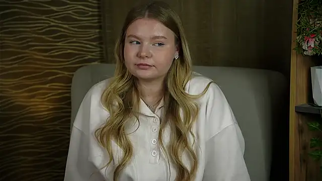 TorieDeeb online show from November 6, 2025, 6:03 am