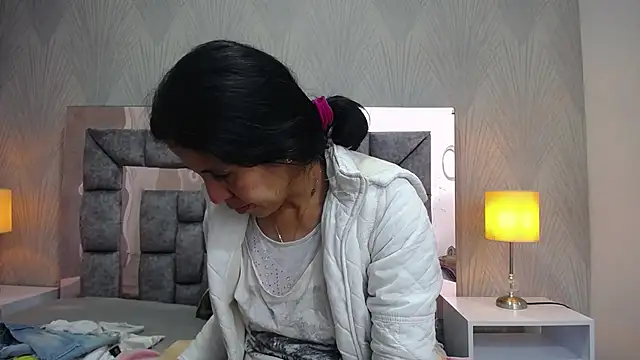 GiselaZivic online show from July 13, 2026, 3:37 pm