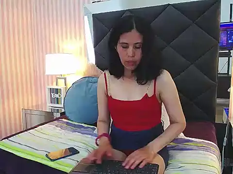 GiselaZivic online show from July 28, 2026, 7:39 pm