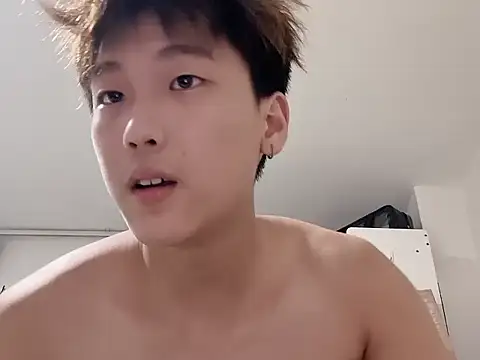 yangyang2006 online show from November 8, 2025, 1:55 pm