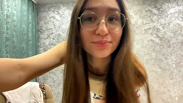 SofiYong online show from November 14, 2025, 1:10 pm