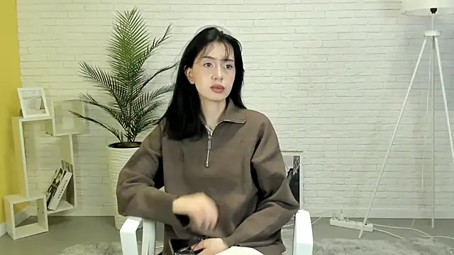 JaneenSeaney online show from November 7, 2025, 4:56 am