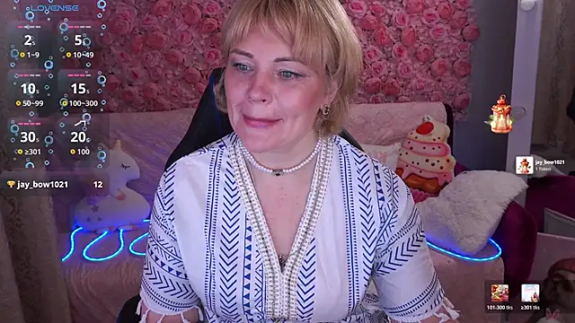 Snapshot of AmaraNights chatting on May 13, 2026, 7:00 pm AmaraNights online show from May 13, 2026, 7:00 pm