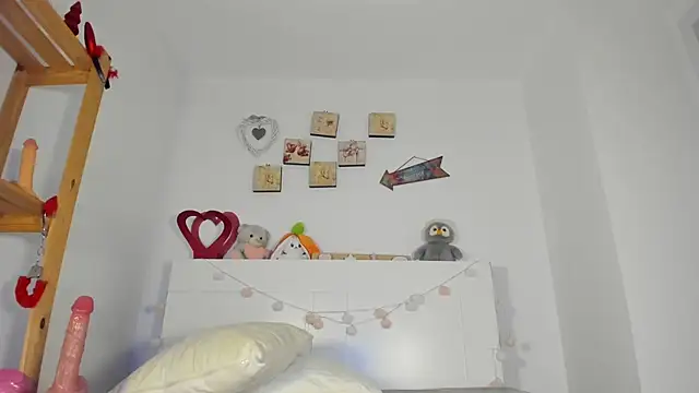 Blueee diamond online show from April 9, 2026, 8:58 pm