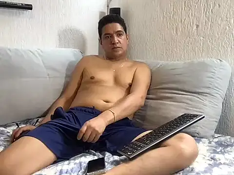 yayo 33 online show from April 15, 2026, 8:09 pm