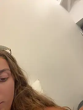 lounaaxangel online show from November 7, 2025, 7:47 pm