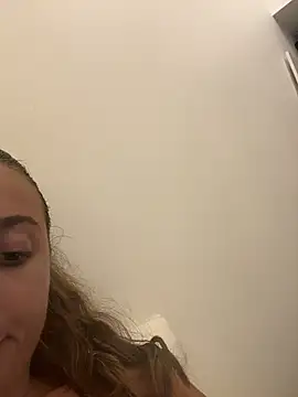 lounaaxangel online show from November 10, 2025, 8:08 pm