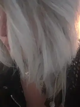 Snapshot of Hollywouldd chatting on December 17, 2025, 1:22 am Hollywouldd online show from December 17, 2025, 1:22 am