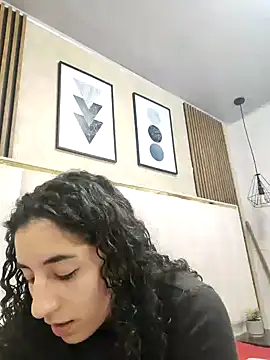 DemiJones  online show from November 13, 2025, 4:44 am