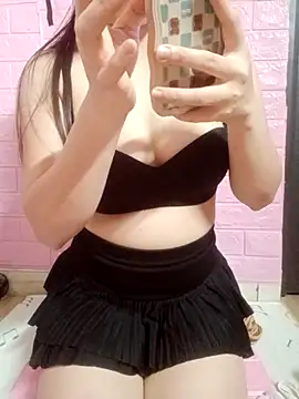 Snapshot of NannanLy2002 chatting on December 22, 2025, 6:49 pm NannanLy2002 online show from December 22, 2025, 6:49 pm