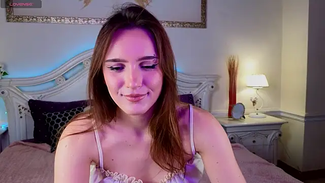 SofiBelucci online show from November 7, 2025, 1:22 pm